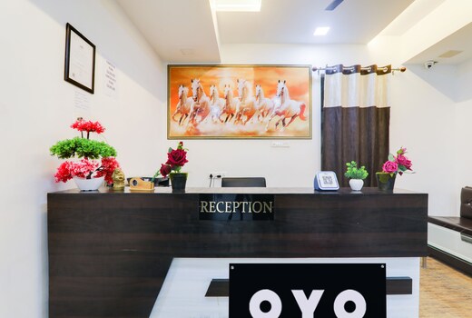 Hotel O Mahaveer Palace