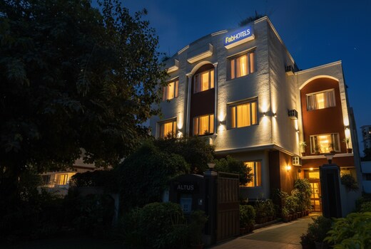 FabHotel Altus