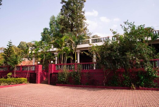 Hill Crest Villas
