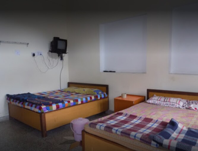 pravesh lodge lambgaon