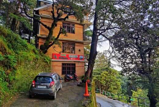 Jakhu Vibes | Valley-view Rooms
