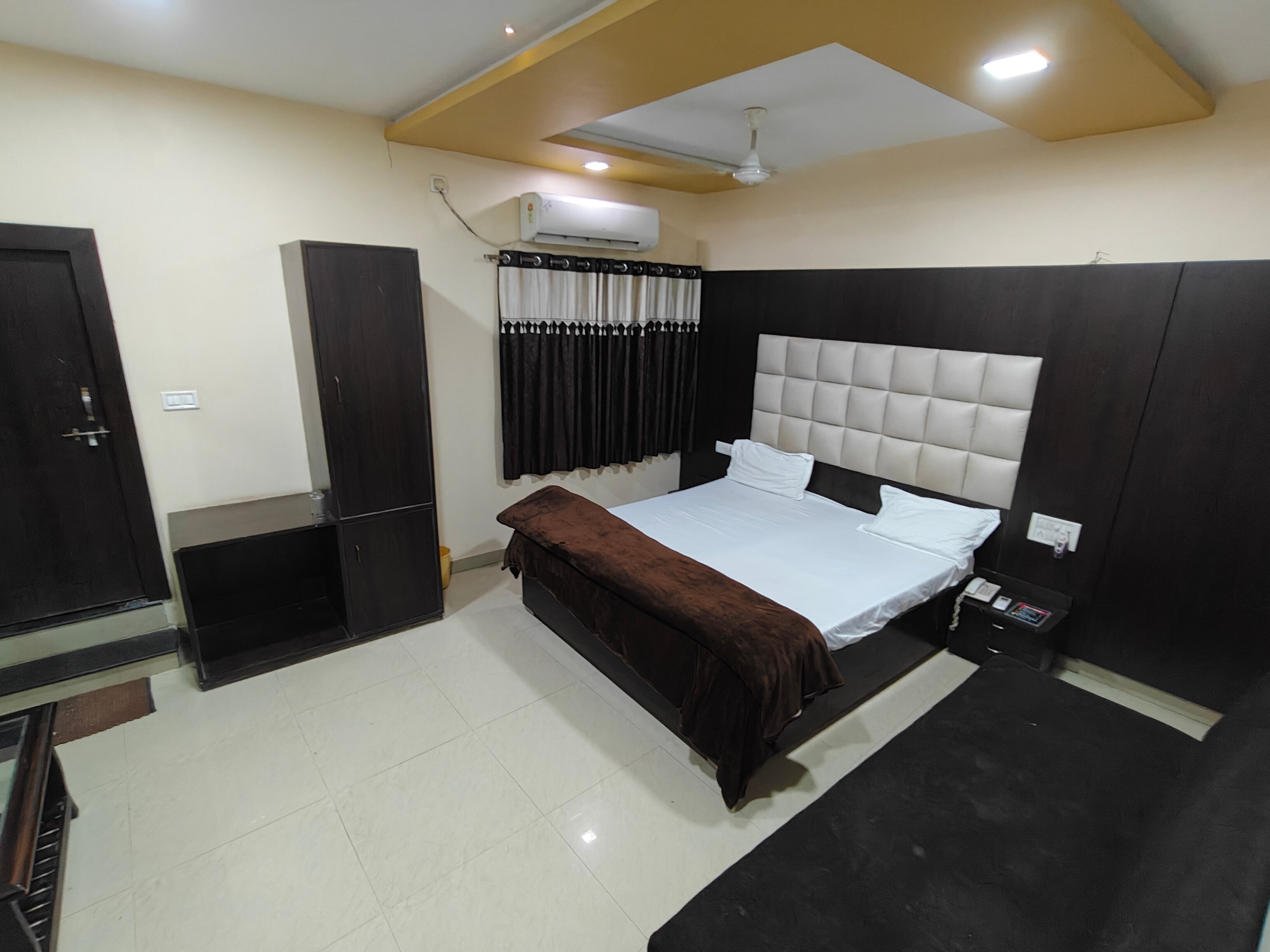 HOTEL BRIJWASI ROYAL