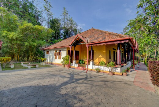 Silver Brook Estate Homestay | Rooms & Restaurant