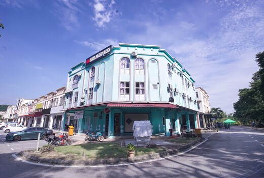Hotel O Night Queen salak Tinggi
