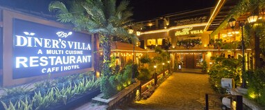 Diner's Villa