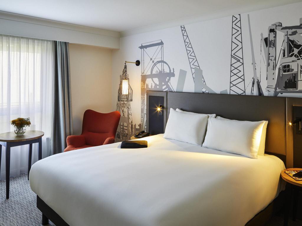 Mercure Cardiff North Hotel