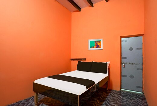SPOT ON Tyagi Restaurant And Rooms