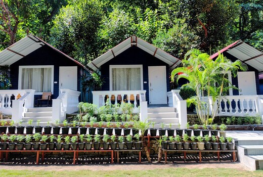 Pebbles Resort | Cottages & Camps