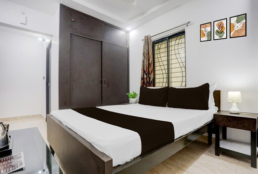 Hotel O by OYO Swarun and Banquet Hall Gulzarbagh Station Bus Stop
