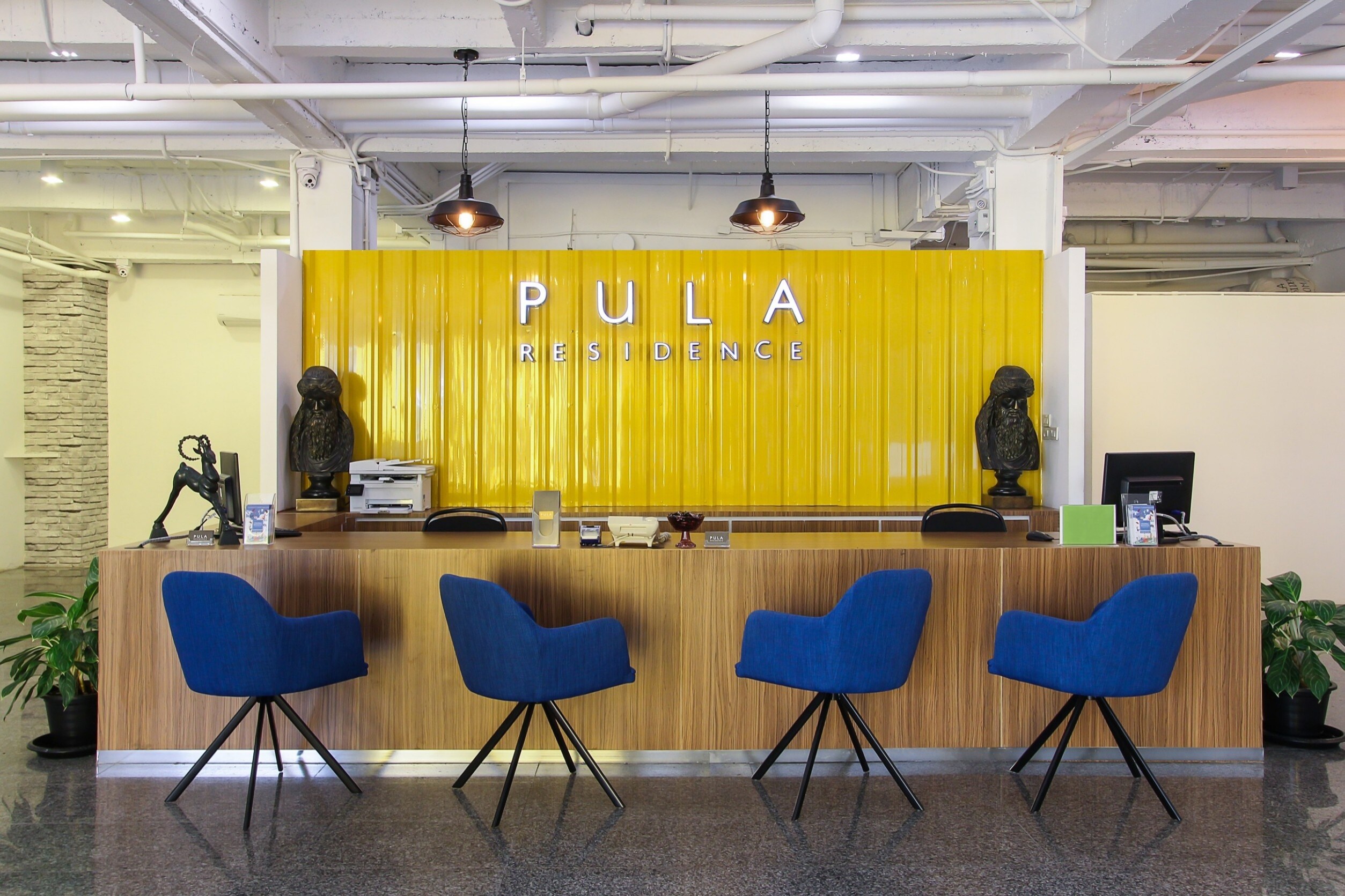 PULA SILOM