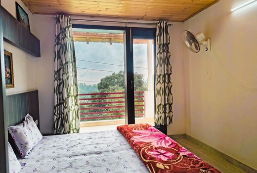 Rosemarry Villa 2 Rooms| FF by Homeyhuts
