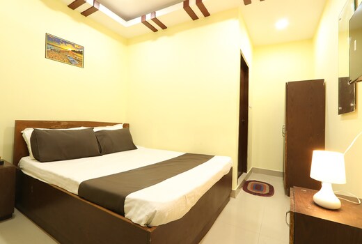 "Dream Grand Hotel and Residency"