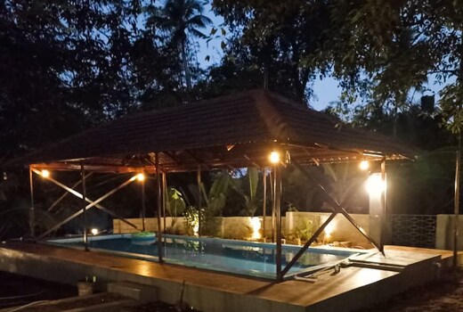 Mace-Valley Swimming Pool Cottage