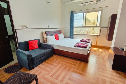 Hotel Chakasha Govindam (Property Near Devprayag Sangam)