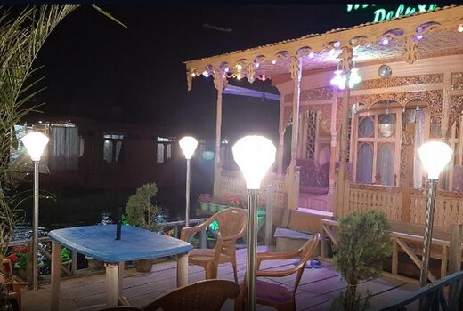 Mission Kashmir Houseboat