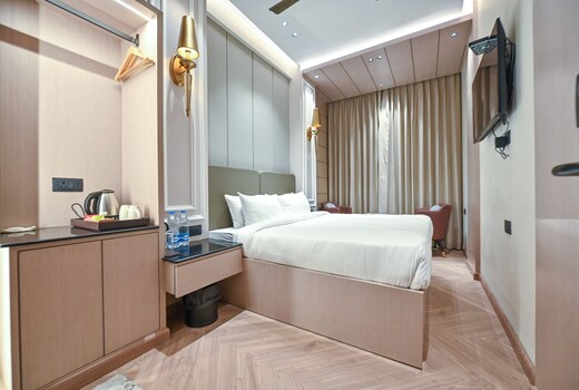 Hotel The Royal Placid