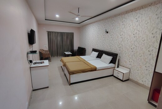 Hotel Gagan Palace