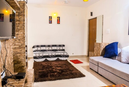 Spacious luxurious 2 BHK Swim Pool Gym WiFi LPG Gas