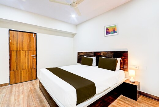 Hotel O RB @ KOMPALLY