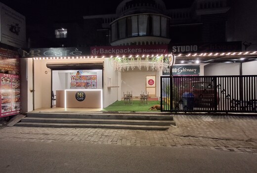 Backpackers Homestay - 200 Mtrs from IT Park
