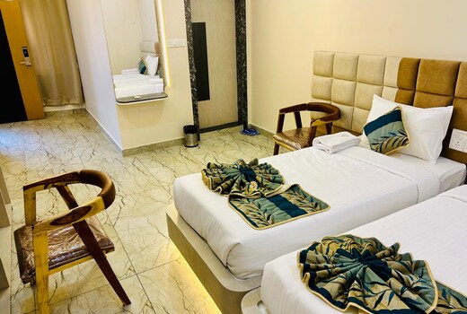 The Hotel Emerald