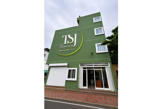 FabHotel TSJ Grand