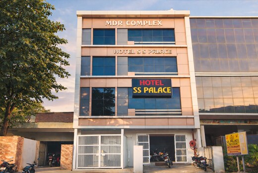 Hotel SS Palace & Restaurant