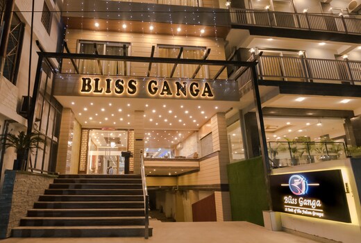Hotel Bliss Ganga Tapovan with Parking