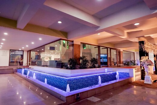 ROYAL PALM RESORT