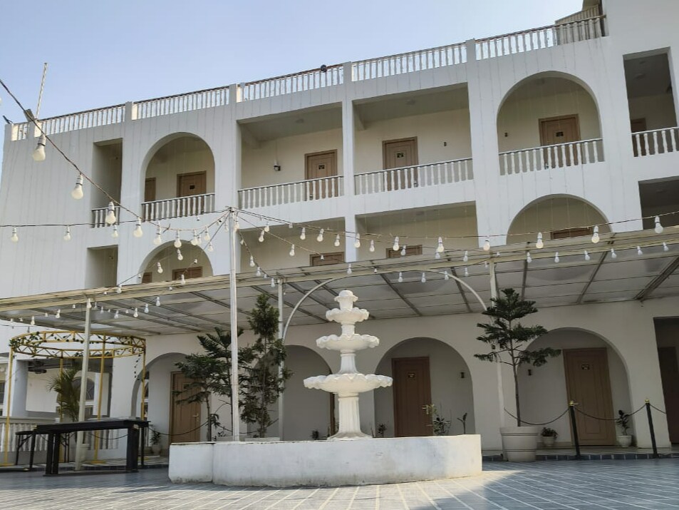 Ravira Resort