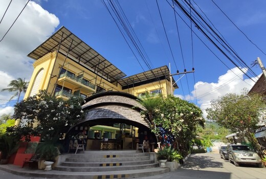 BHUNDHARI CHAWENG BEACH RESORT