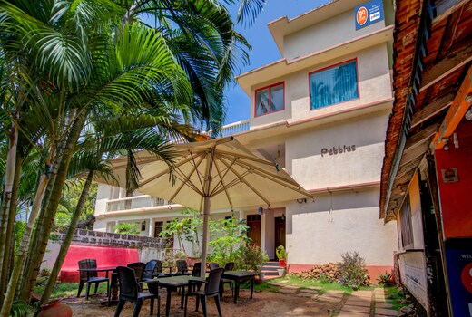 Anjuna Pebbles