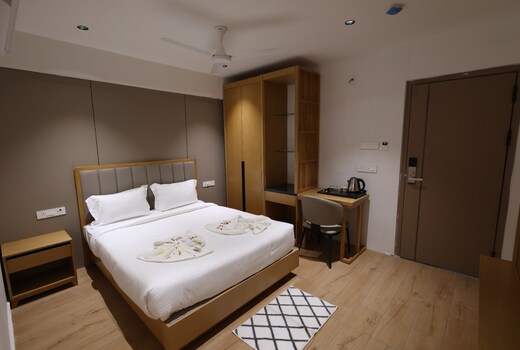 HOTEL VISHRANTH