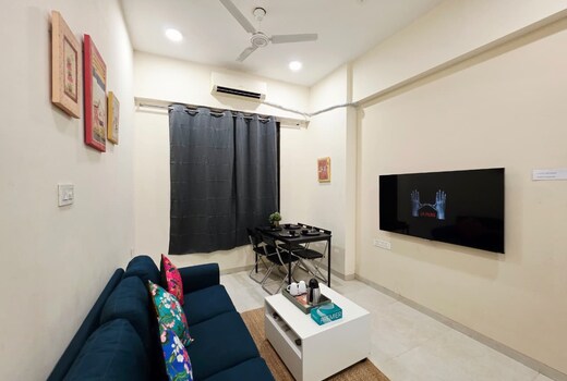 1BHK Aprt Near Phoenix Mall Lower Parel By Florastays