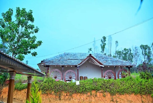 BISILE HOMESTAY