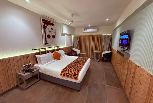 Ikonic Hotel Bhushi Dam Lonavala