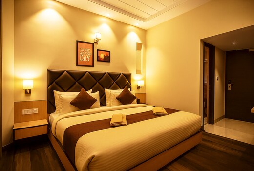 Gurjeet Hotel by Naavagat