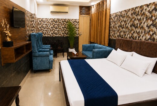 Hotel Vishal Palace & Restaurant
