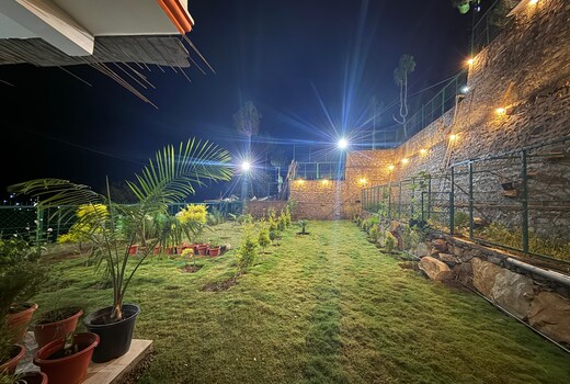 Bahuguna's Den