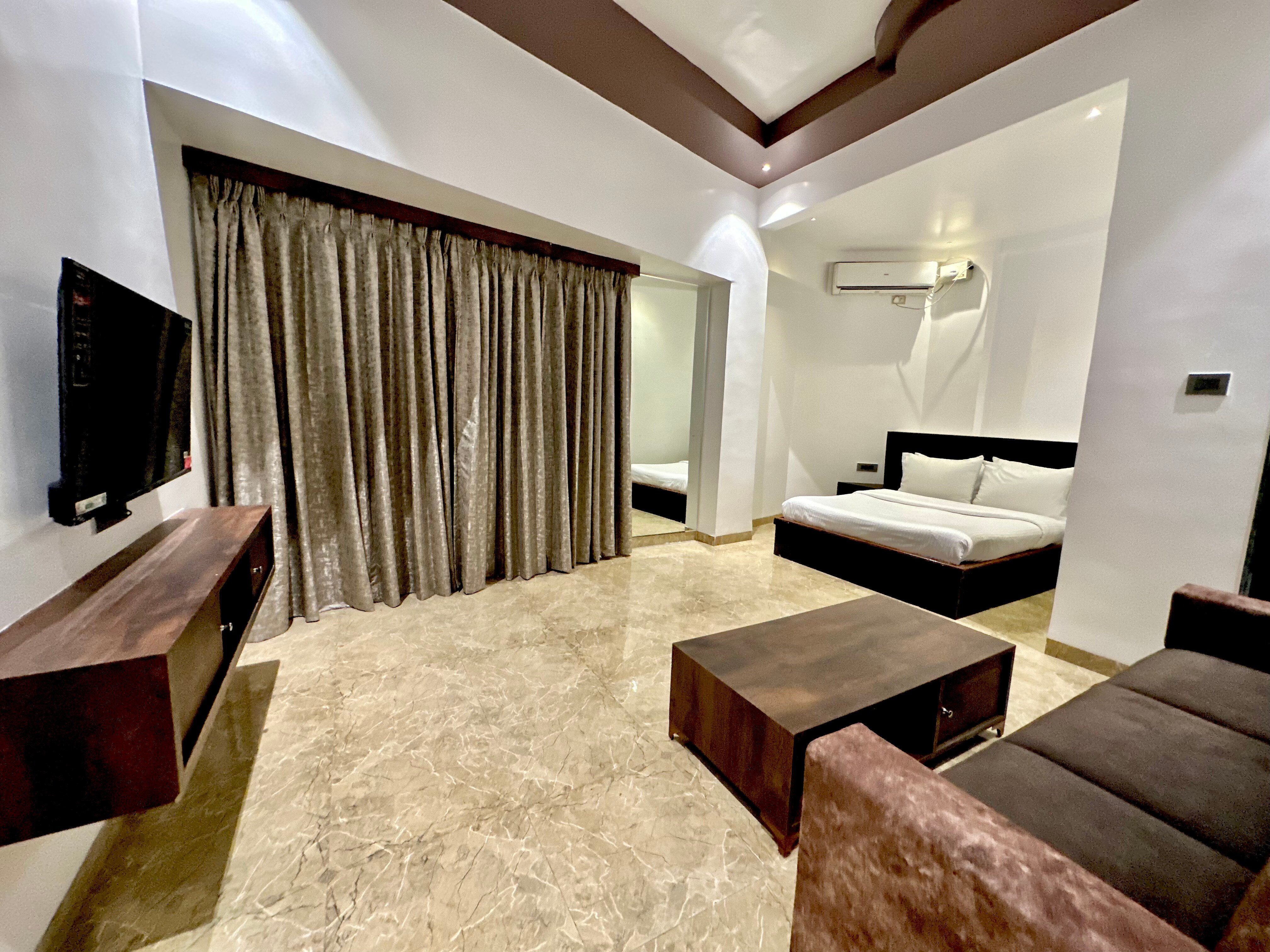 TAKHT - Executive Rooms & Suites