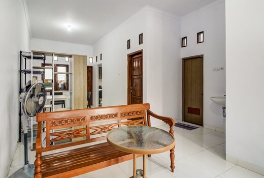 OYO 91243 Bina Syariah Guest House