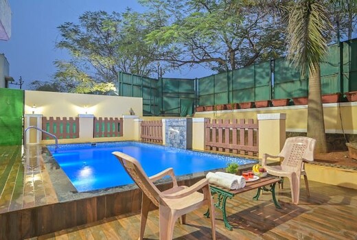 best bangalow with jacuzzi big swimming pool