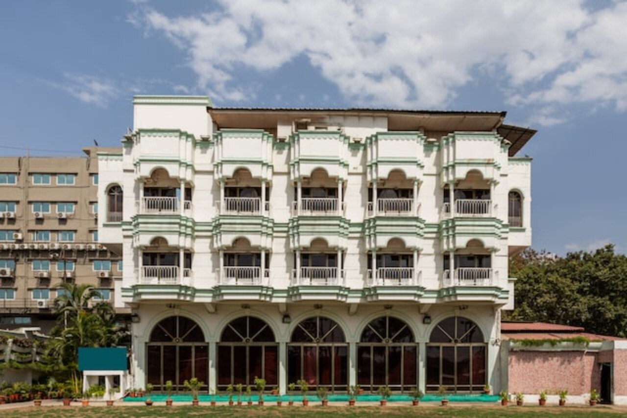 HOTEL GIRDHAR MAHAL