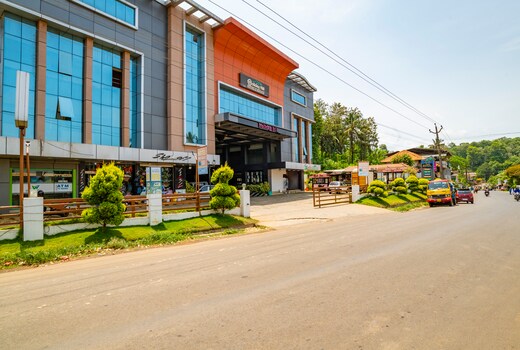 Holiday Hill Hotel and Suites