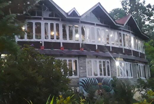StayApart- Waterfall Home Stay