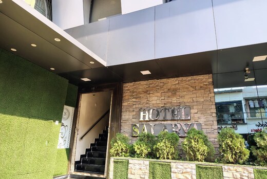 Hotel Sai Arya, Wardhaa