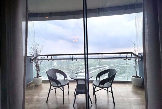 Top Floor Premium Evening Stay At Supernova Noida