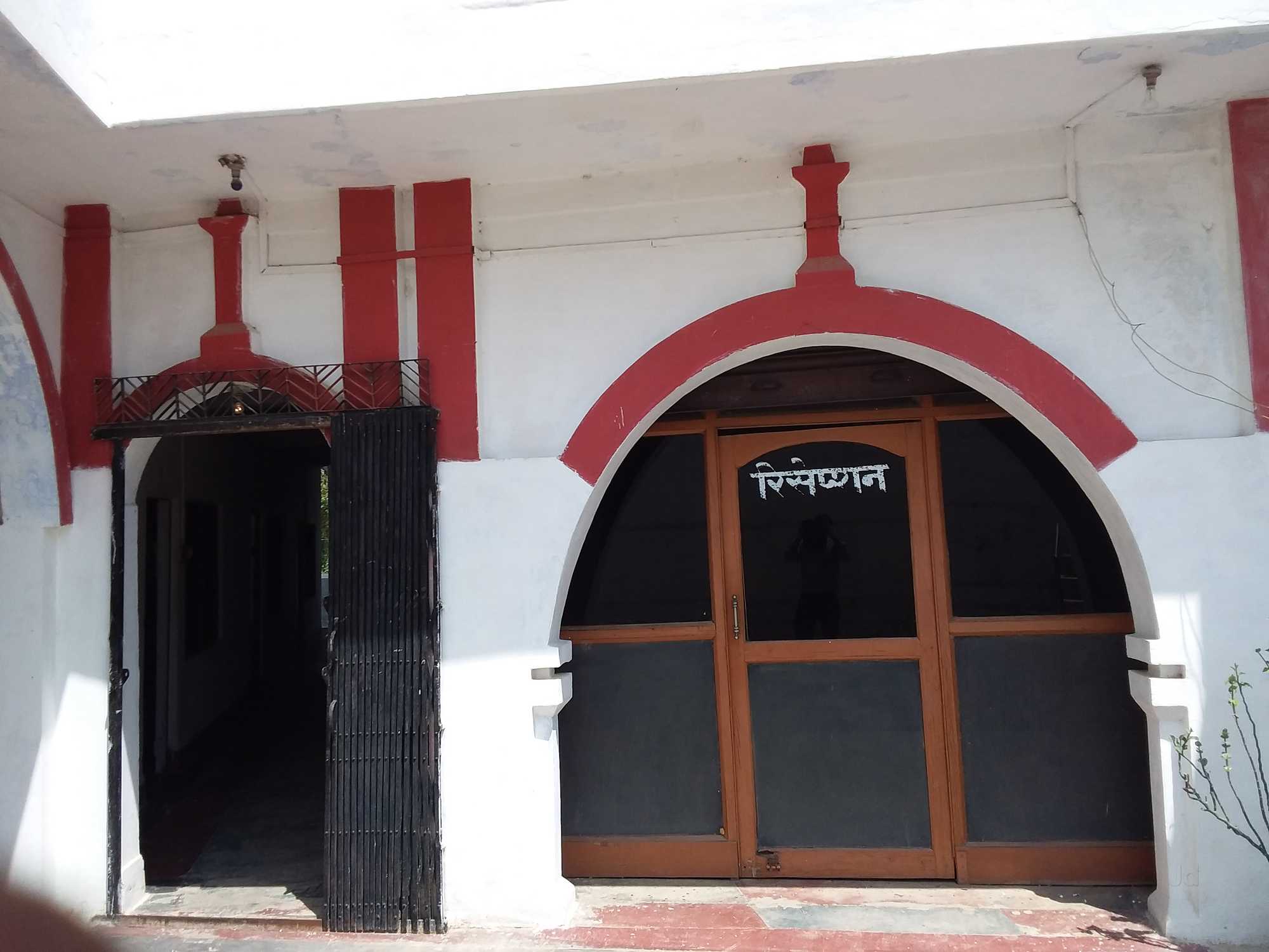 Hotel mayur