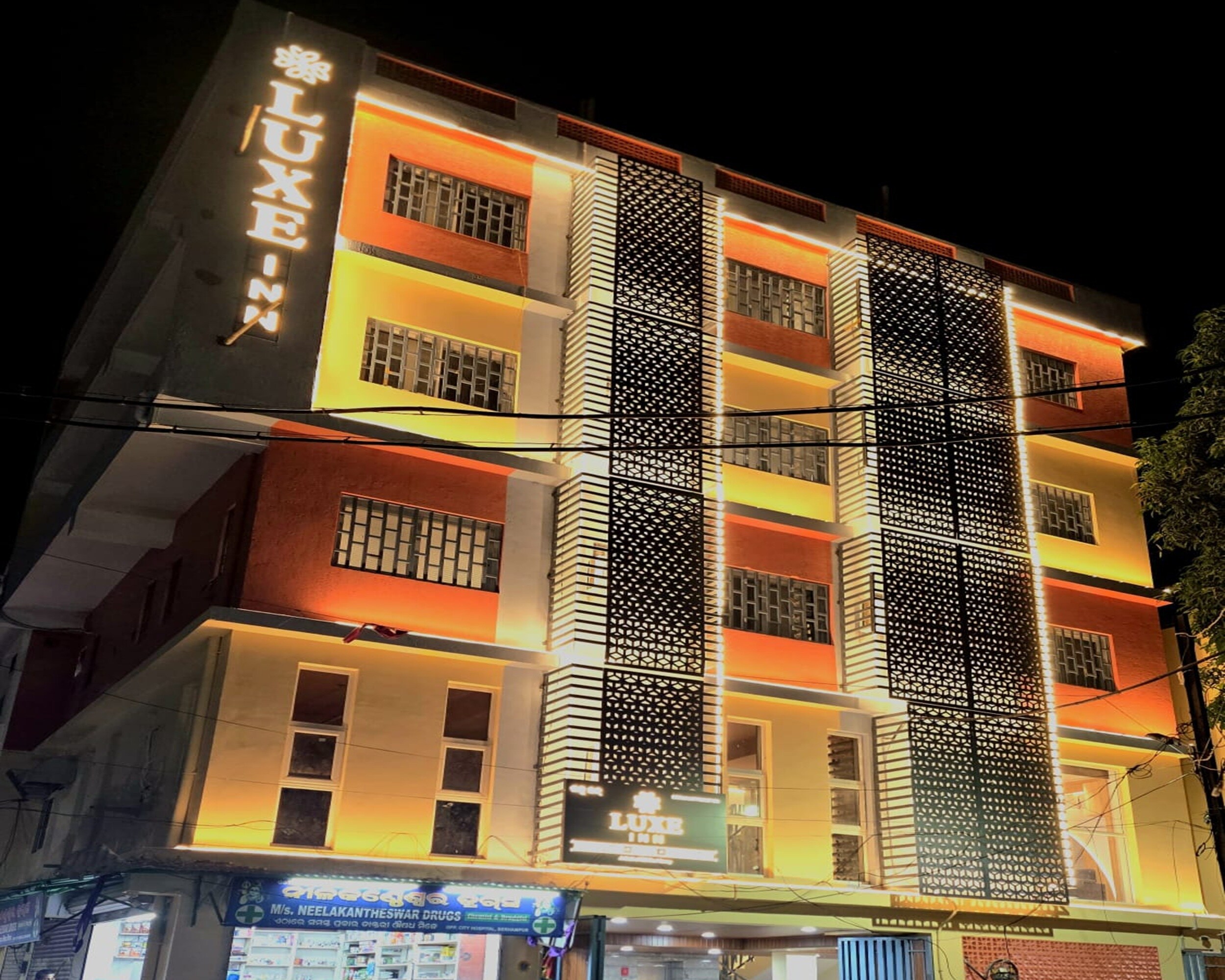 Hotel Luxe Inn