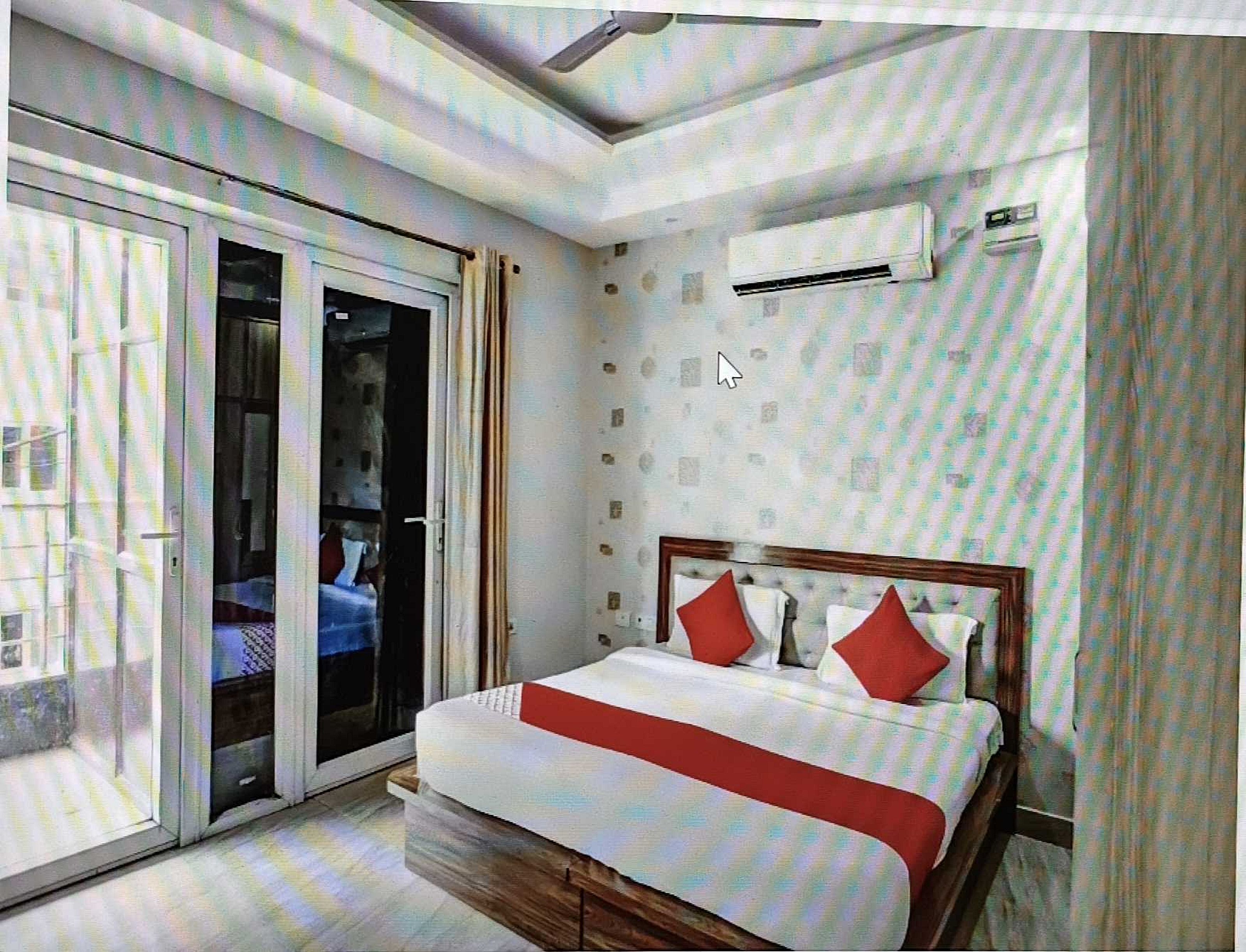 Hotel O Royal Plaza